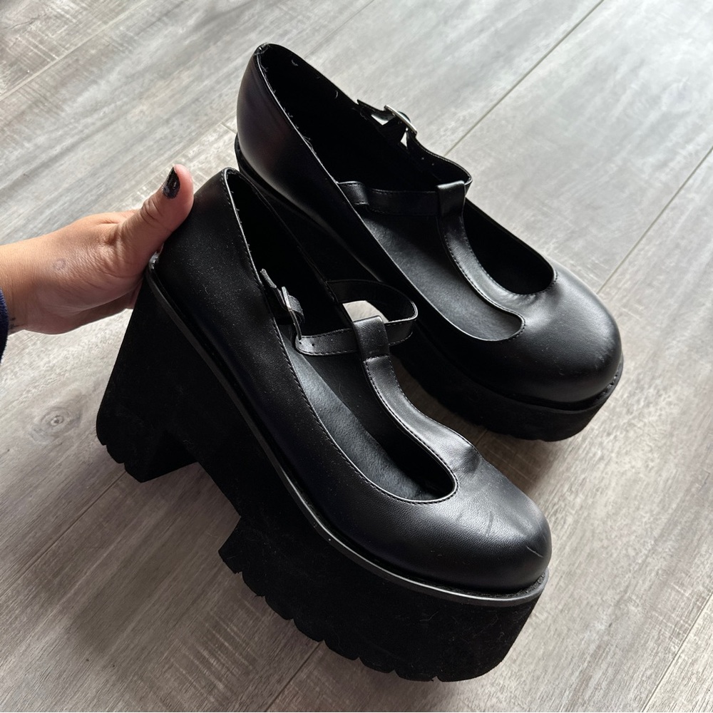 Hot Topic Black Platform Mary Janes